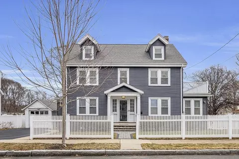 3 East St, Melrose, MA 02176