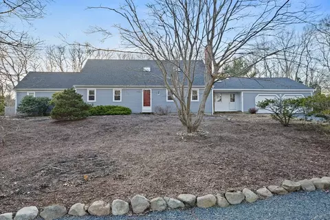 33 Oak Ridge Rd, Sandwich, MA 02537