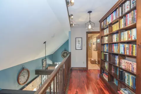 Entry Way - 187 Blackstone St, Mendon, MA 01756 photo 1 of 1