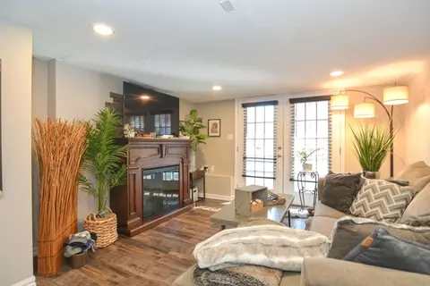 Living - 187 Blackstone St, Mendon, MA 01756 photo 6 of 7