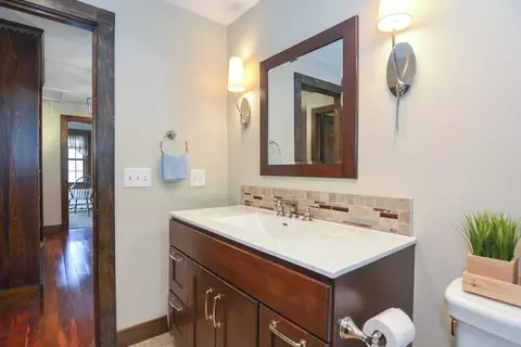 Bath - 187 Blackstone St, Mendon, MA 01756 photo 2 of 4