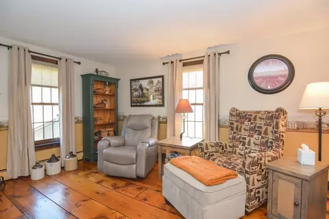 Living - 187 Blackstone St, Mendon, MA 01756 photo 3 of 7