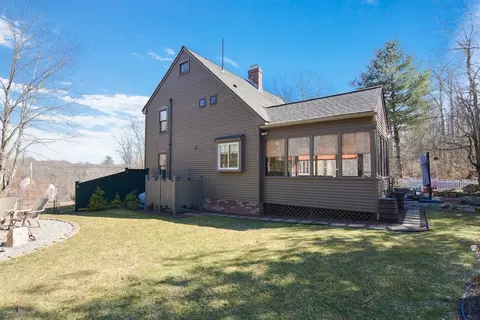 Exterior - 187 Blackstone St, Mendon, MA 01756 photo 6 of 12