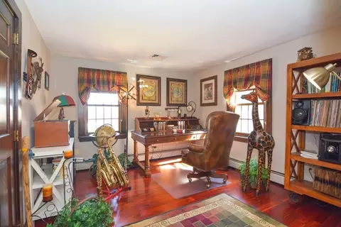 Living - 187 Blackstone St, Mendon, MA 01756 photo 4 of 7