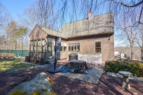 Exterior - 187 Blackstone St, Mendon, MA 01756 photo 10 of 12