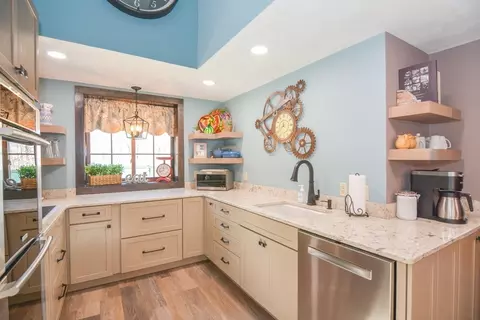 Kitchen - 187 Blackstone St, Mendon, MA 01756 photo 1 of 6