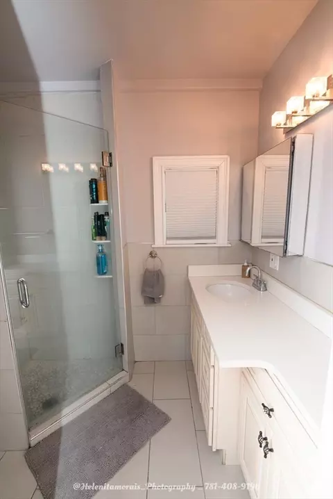 Bath - 291 Washington St, Canton, MA 02021 photo 3 of 4