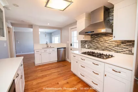 Kitchen - 291 Washington St, Canton, MA 02021 photo 2 of 8