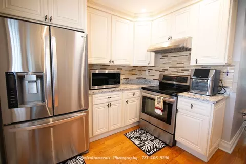 Kitchen - 291 Washington St, Canton, MA 02021 photo 6 of 8