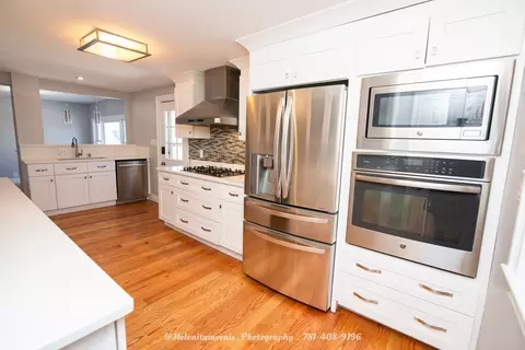 Kitchen - 291 Washington St, Canton, MA 02021 photo 3 of 8