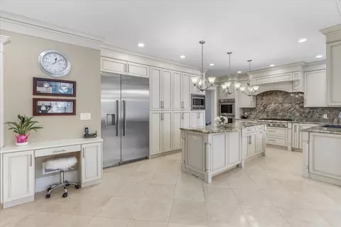 Kitchen - 7 Berkeley Dr, Walpole, MA 02081 photo 1 of 4