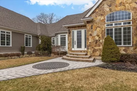 Exterior - 7 Berkeley Dr, Walpole, MA 02081 photo 4 of 9