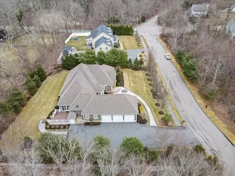 Exterior - 7 Berkeley Dr, Walpole, MA 02081 photo 6 of 9