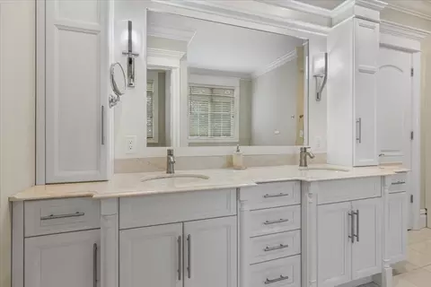 Bath - 7 Berkeley Dr, Walpole, MA 02081 photo 3 of 6