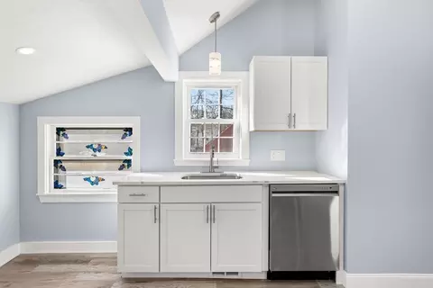 18 Hazelnut Pl #18, Dedham, MA 02026 photo 5