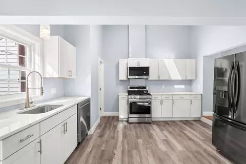 18 Hazelnut Pl #18, Dedham, MA 02026 photo 2