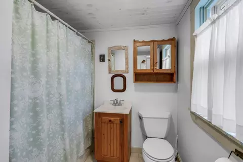 Bath - 149 Wethersfield St, Rowley, MA 01969 photo 1 of 1