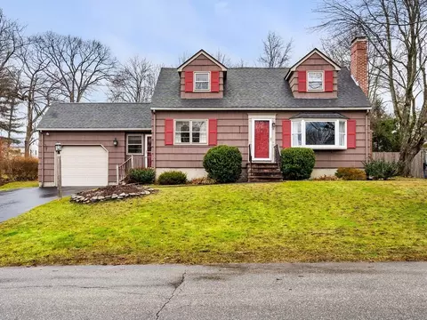 11 Butternut Ln, Methuen, MA 01844