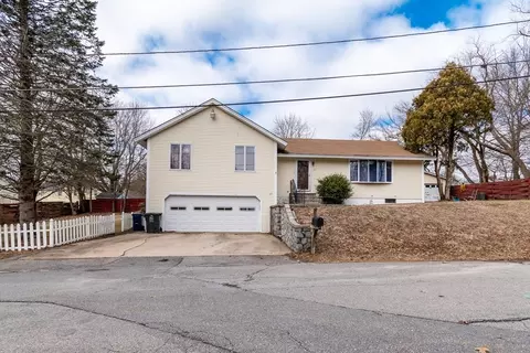 27 Hoover St, Dracut, MA 01826