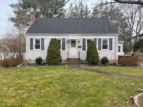 65 Brooks Pl, West Bridgewater, MA 02379