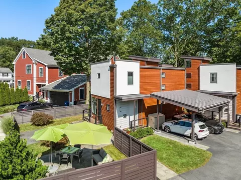 Exterior - 8 Coyne Rd #1, Newton, MA 02468 photo 4 of 12
