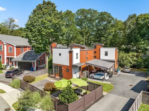 Exterior - 8 Coyne Rd #1, Newton, MA 02468 photo 10 of 12