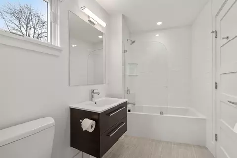 Bath - 8 Coyne Rd #1, Newton, MA 02468 photo 3 of 4