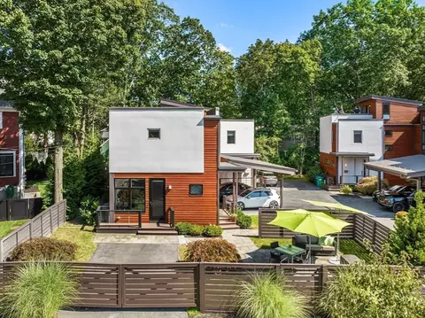 Exterior - 8 Coyne Rd #1, Newton, MA 02468 photo 11 of 12