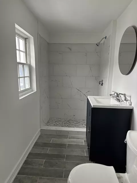 243 Central St, Springfield, MA 01105 photo 4