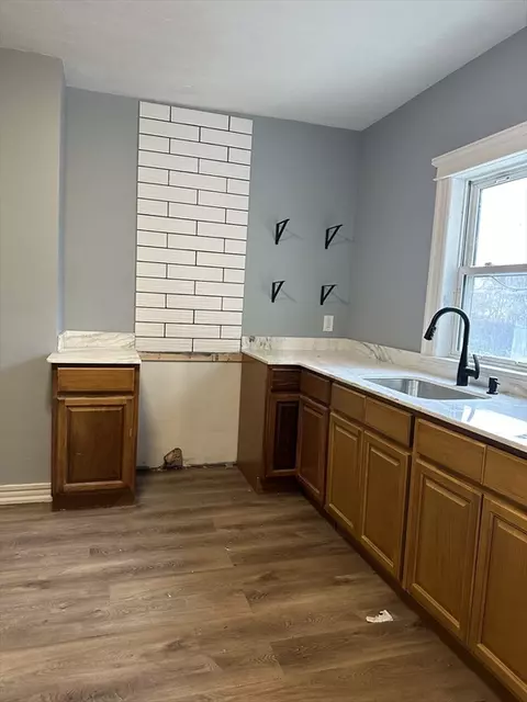 243 Central St, Springfield, MA 01105 photo 5