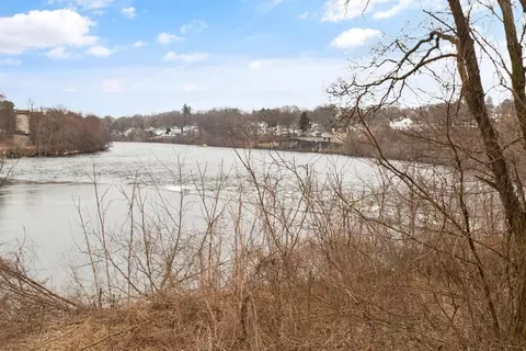 View/Area - 295 Stackpole St, Lowell, MA 01852 photo 2 of 2