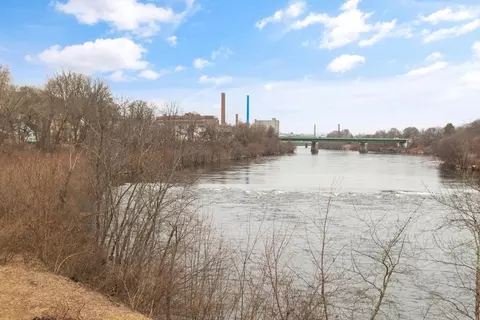 View/Area - 295 Stackpole St, Lowell, MA 01852 photo 1 of 2