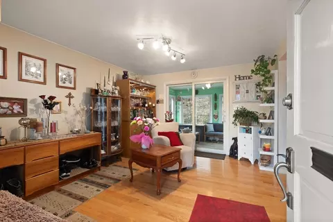 Living - 295 Stackpole St, Lowell, MA 01852 photo 1 of 3