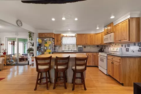 Kitchen - 295 Stackpole St, Lowell, MA 01852 photo 3 of 6