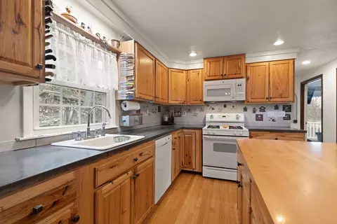 Kitchen - 295 Stackpole St, Lowell, MA 01852 photo 1 of 6