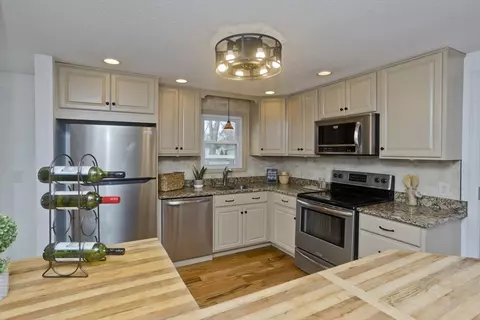 Kitchen - 76 Paulk Ter, Springfield, MA 01128 photo 2 of 7