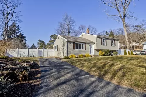 Exterior - 76 Paulk Ter, Springfield, MA 01128 photo 3 of 5