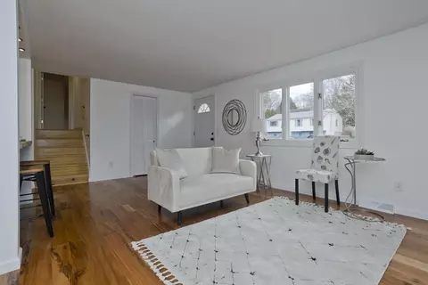Living - 76 Paulk Ter, Springfield, MA 01128 photo 2 of 3