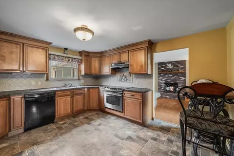 Kitchen - 477 Estherbrook Ave, Dighton, MA 02715 photo 1 of 4