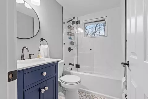 Bath - 1 Amory Ave, Maynard, MA 01754 photo 3 of 3