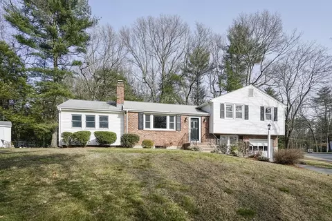 8 Arnold Dr, Medfield, MA 02052