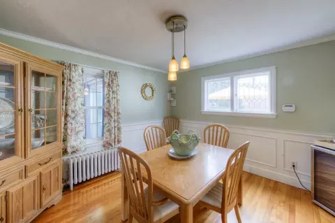 Dining - 291 Beverly Rd, Worcester, MA 01605 photo 1 of 3