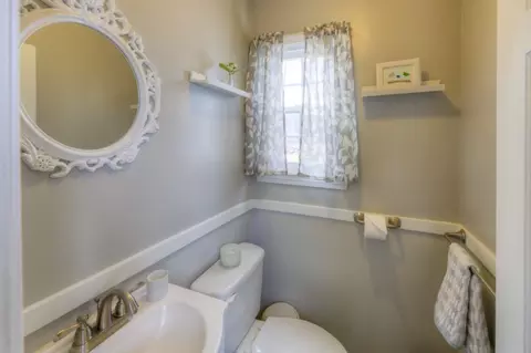 Bath - 291 Beverly Rd, Worcester, MA 01605 photo 1 of 2