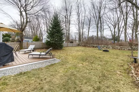 Exterior - 291 Beverly Rd, Worcester, MA 01605 photo 7 of 9