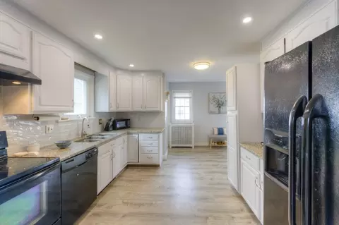 Kitchen - 291 Beverly Rd, Worcester, MA 01605 photo 2 of 6
