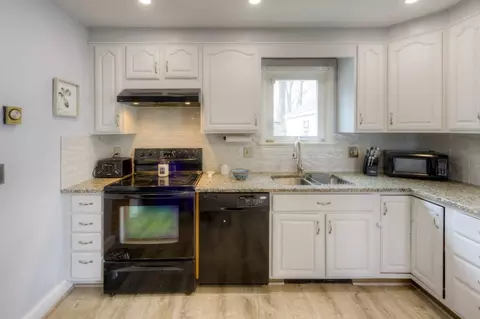 Kitchen - 291 Beverly Rd, Worcester, MA 01605 photo 3 of 6