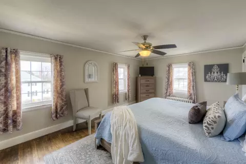 Bedroom - 291 Beverly Rd, Worcester, MA 01605 photo 5 of 8