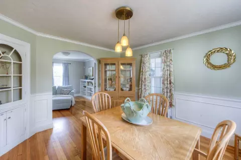Dining - 291 Beverly Rd, Worcester, MA 01605 photo 3 of 3