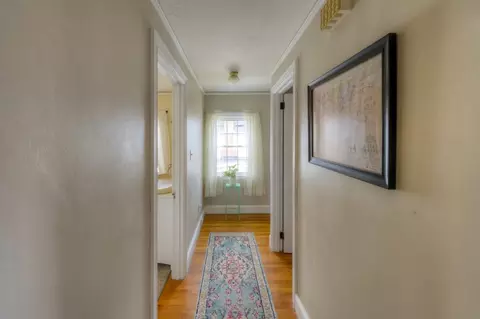 Entry Way - 291 Beverly Rd, Worcester, MA 01605 photo 3 of 3