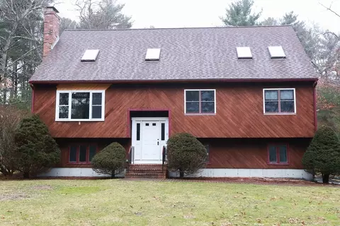 11 Headwaters Dr, Halifax, MA 02338